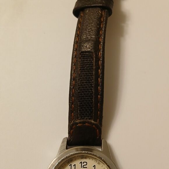 Vtg Timex Expedition Watch Women 26mm Indiglo WR 50M Leather Strap New Battery - Picture 15 of 16